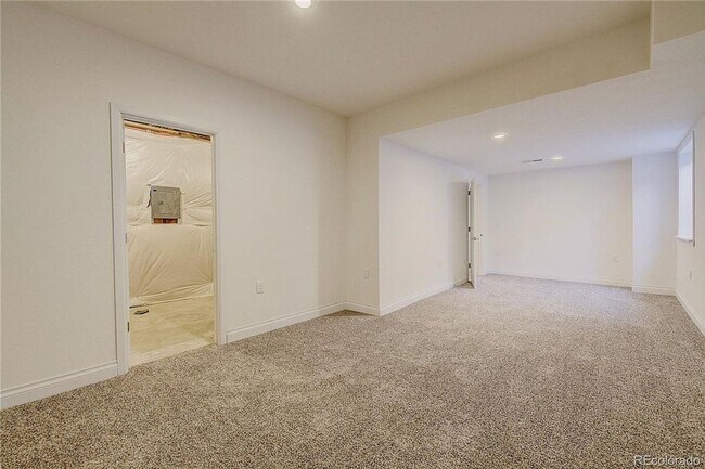 Building Photo - 11475 Helena St