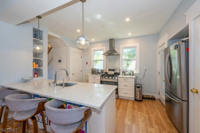 Building Photo - 38 Claremont Ave