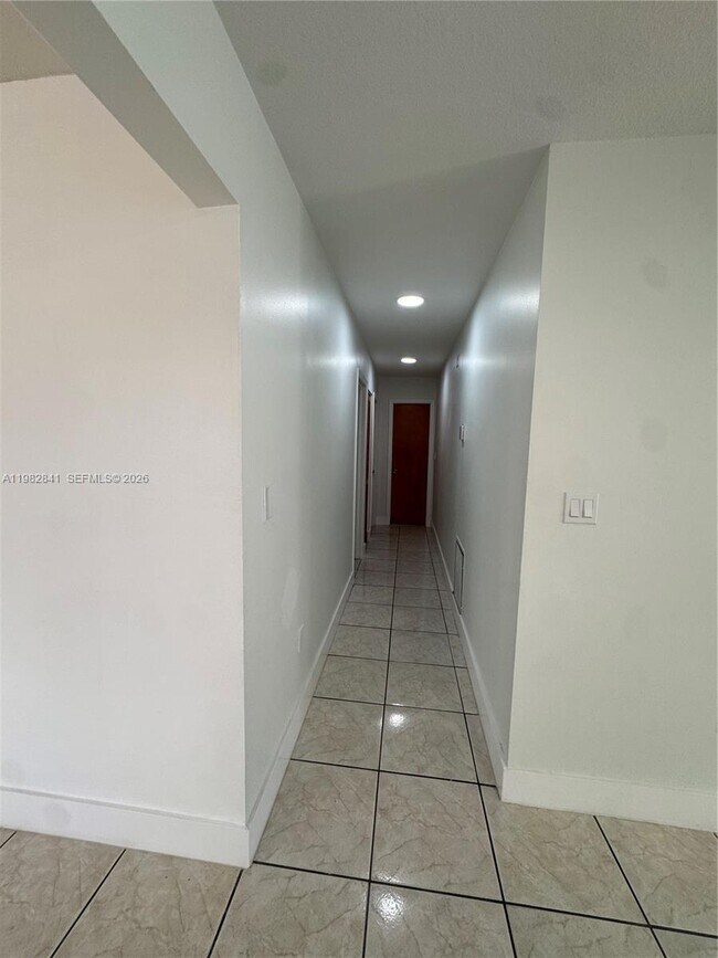 Building Photo - 1107 NW 30th Ave