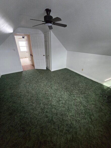 Building Photo - 912 Botham Ave