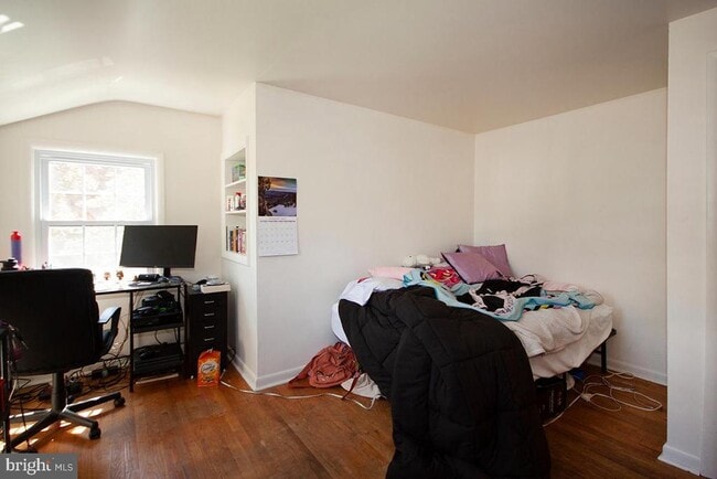 Building Photo - 316 Swarthmore Rd