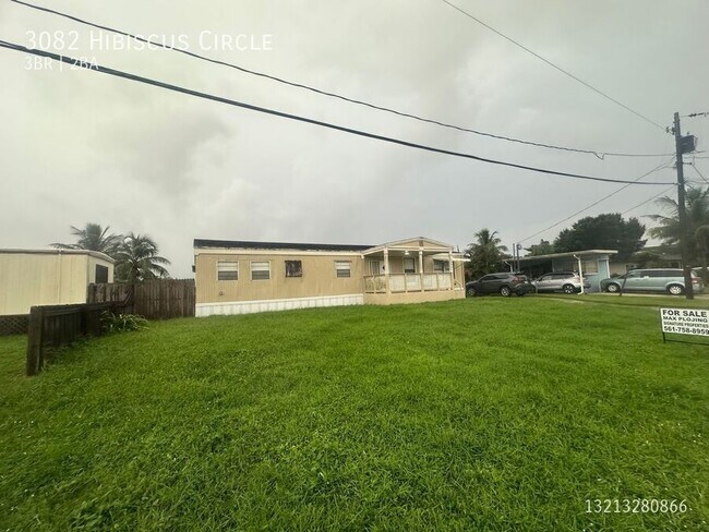 Building Photo - 3082 Hibiscus Cir