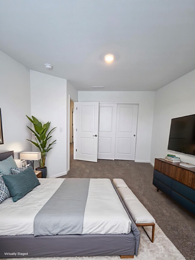 Building Photo - 14952 Dyer Ln