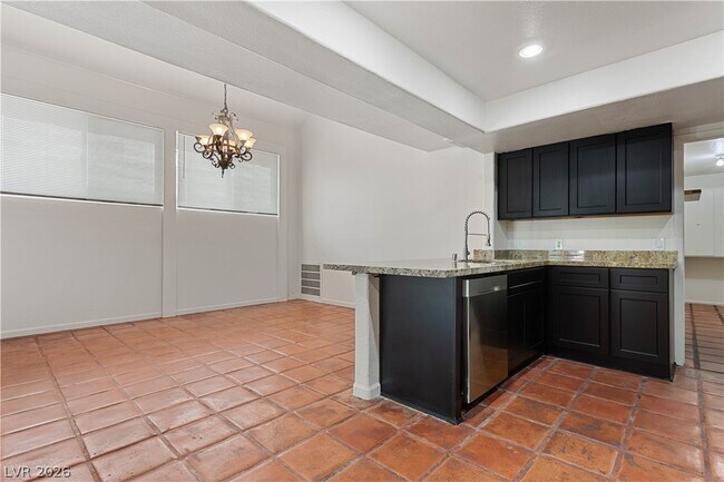 Building Photo - 908 Vegas Valley Dr