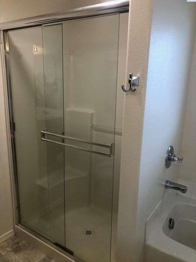 Building Photo - Great Back Yard! Lawn Care Included