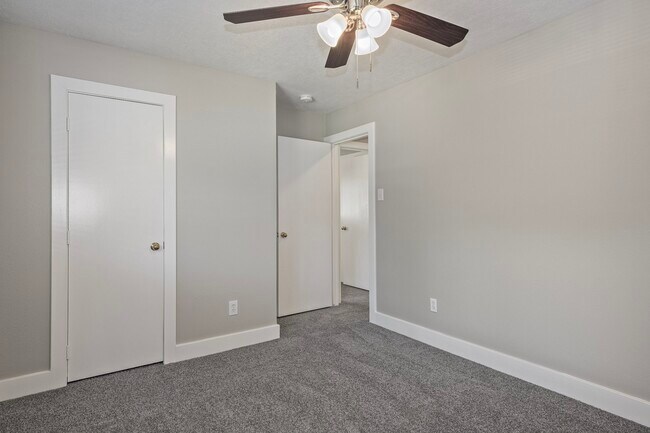 Building Photo - 18178 Woodsdale Ct