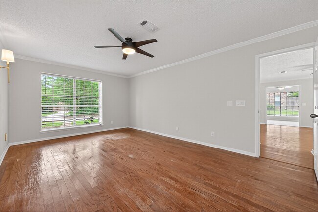 Building Photo - 106 Breezy Point Pl