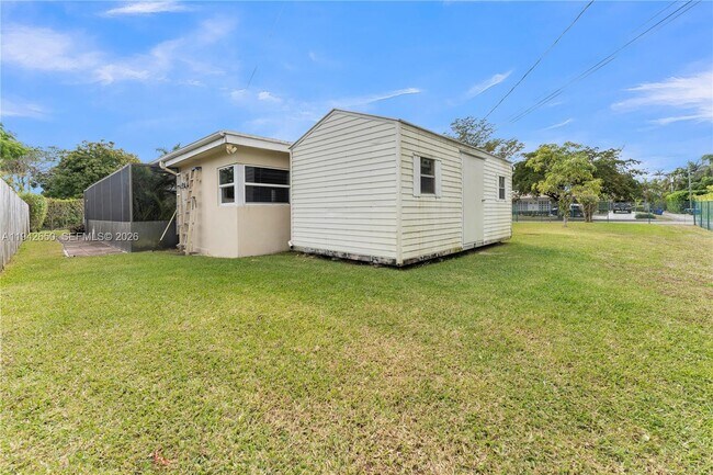 Building Photo - 601 N 44th Ave