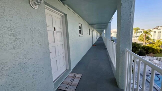 Building Photo - 701 Poinsettia Rd