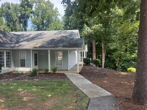 Building Photo - Beautiful Condo in Convenient Location!