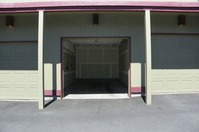 Building Photo - sew405