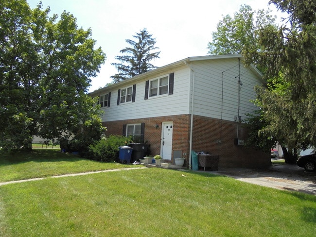 Building Photo - 532 Elm St