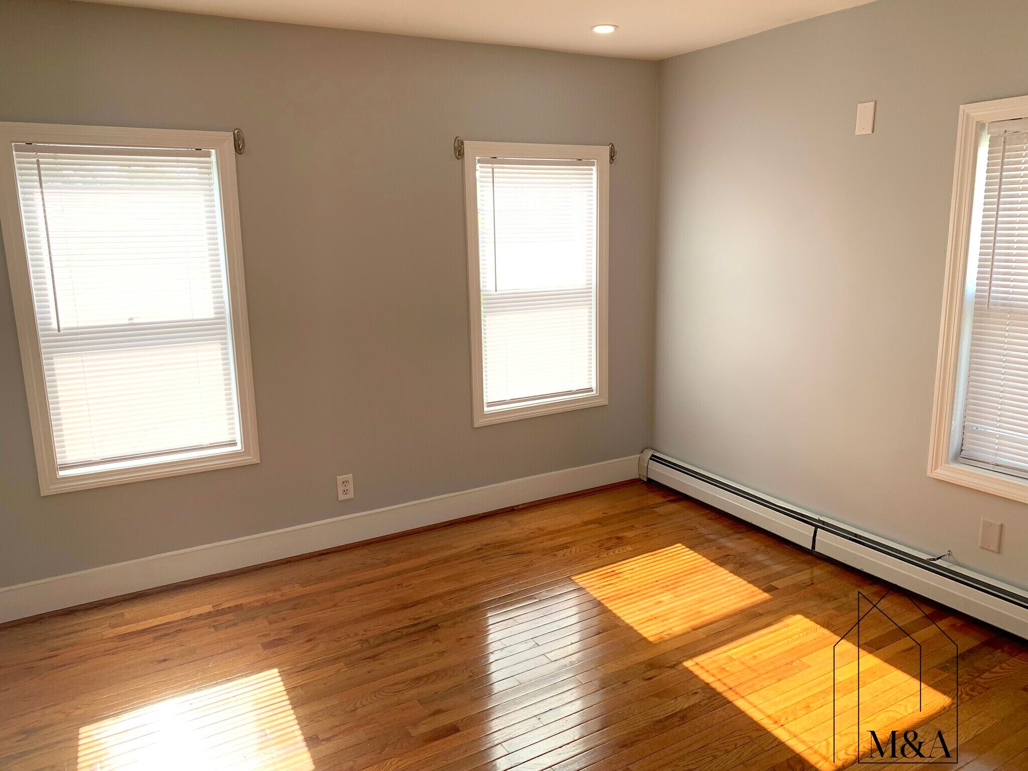 Building Photo - 186 Broadway