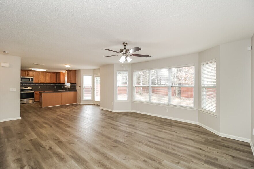 Building Photo - 494 Darbys Run Ct