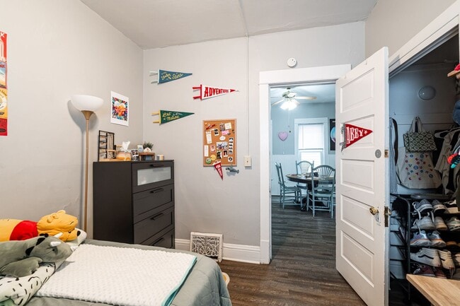 Building Photo - Bartlett Lower steps to campus