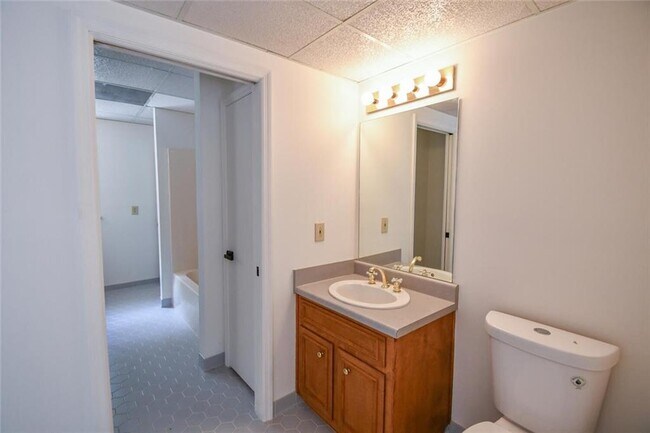 Building Photo - 17040 Birmingham Rd