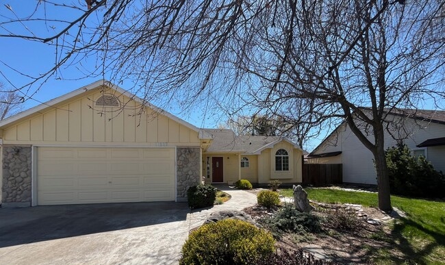 Building Photo - 11917 W Lewisburg Ct