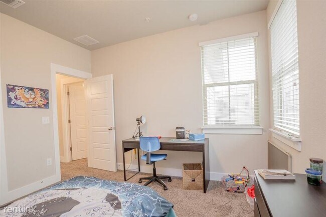 Building Photo - 7411 Pantherpaw St