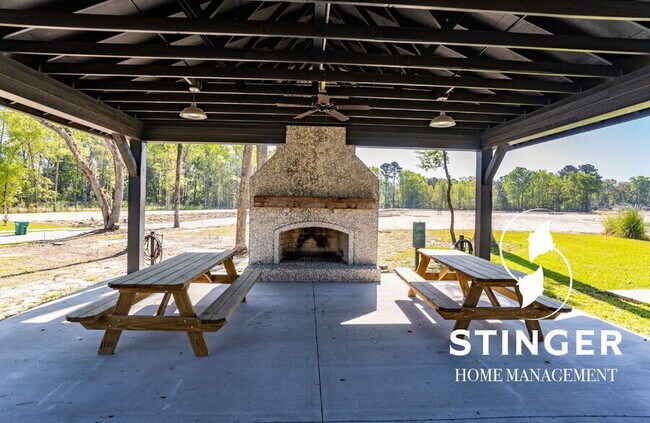 Building Photo - 198 Great Bend Dr