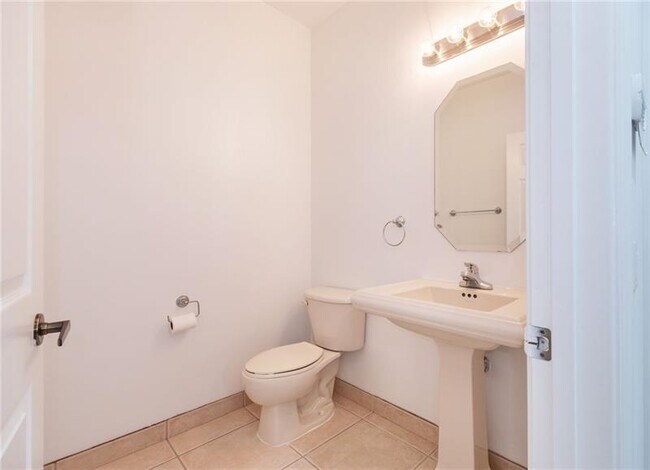 Building Photo - 1609 Sweetgum Terrace