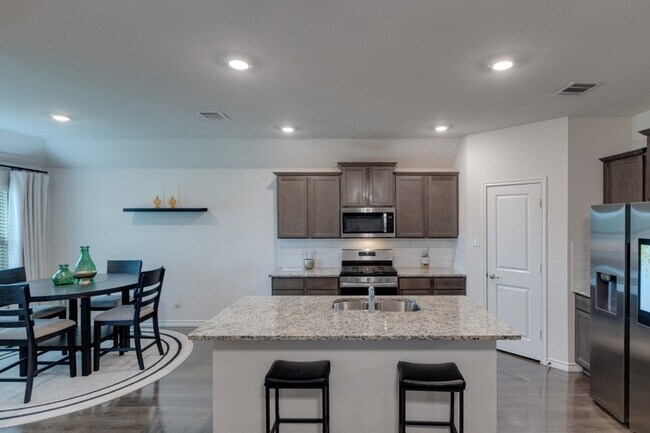 Building Photo - 1009 Branding Iron Ln