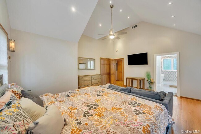 Building Photo - 4 2nd St