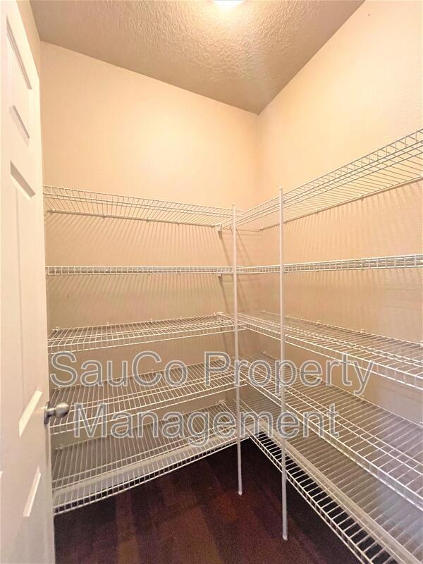 Building Photo - 3762 SE Oakleaf St