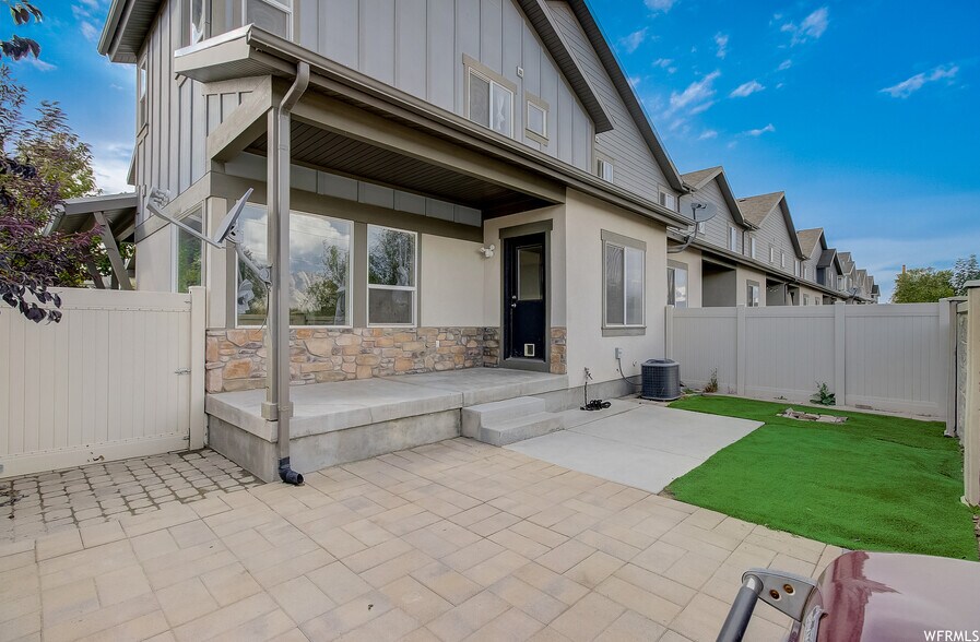 Building Photo - 7547 S Casenina Dr