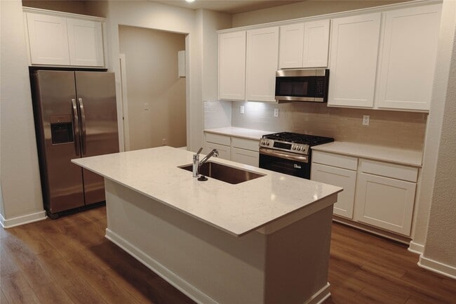 Building Photo - 8598 Blueberry Ash St