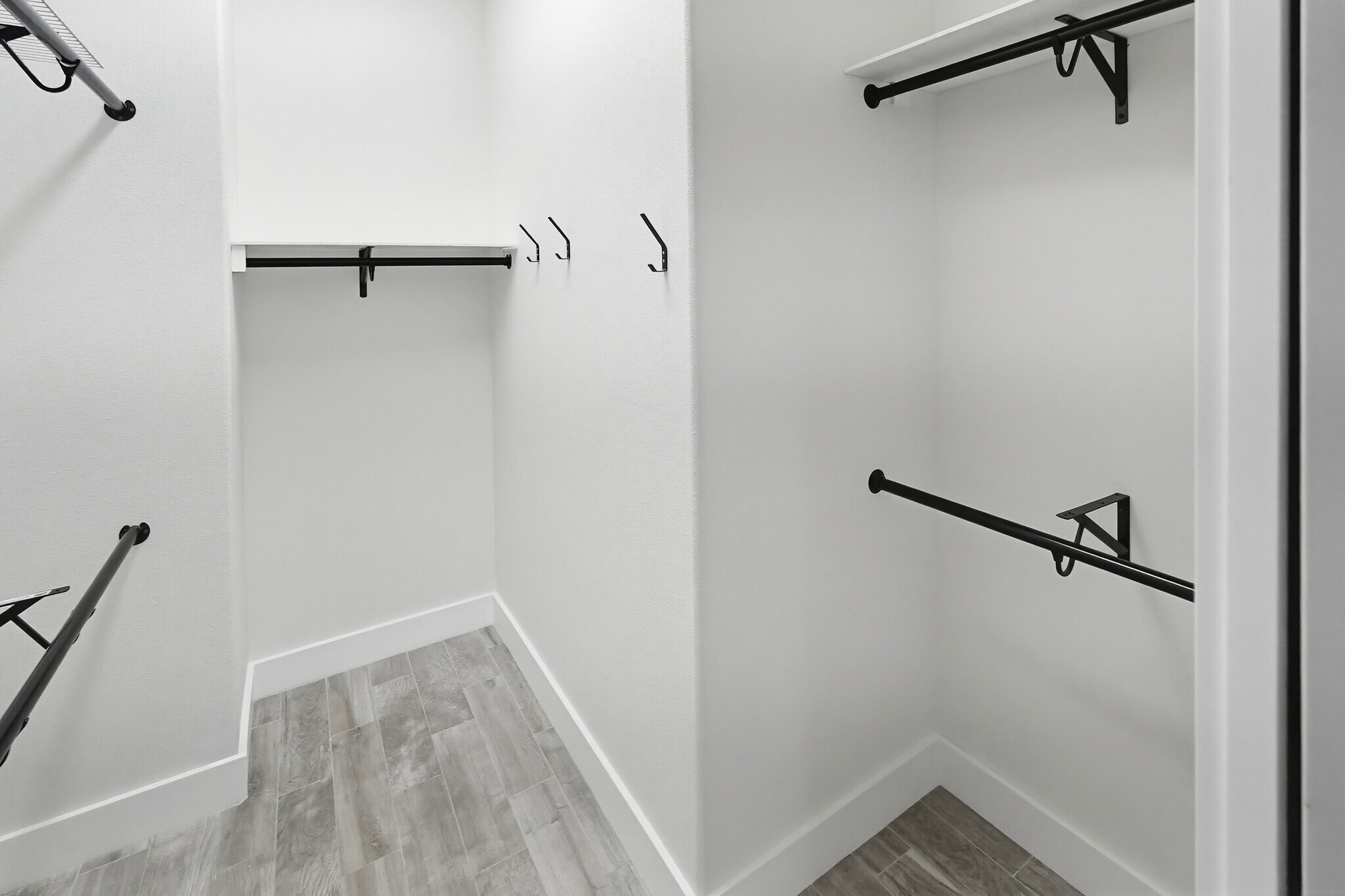 Building Photo - 4423 Shark Dr