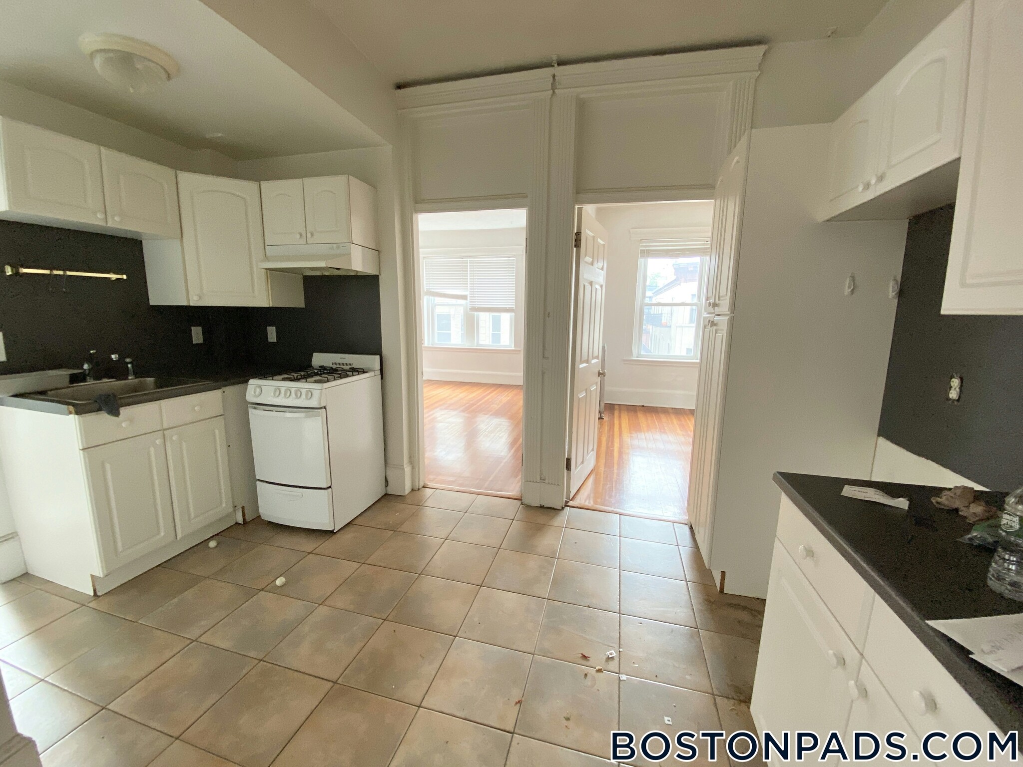 Building Photo - 64 Hemenway St