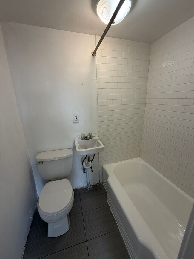 Building Photo - 1717 S 10th St