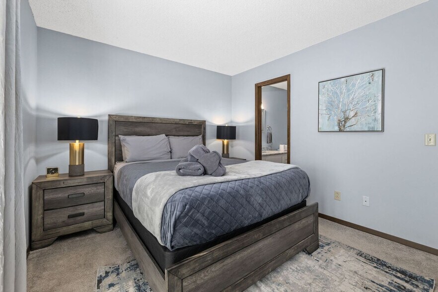 Building Photo - 9 August Ln