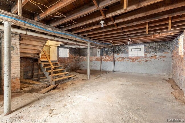 Building Photo - 7737 Senator St