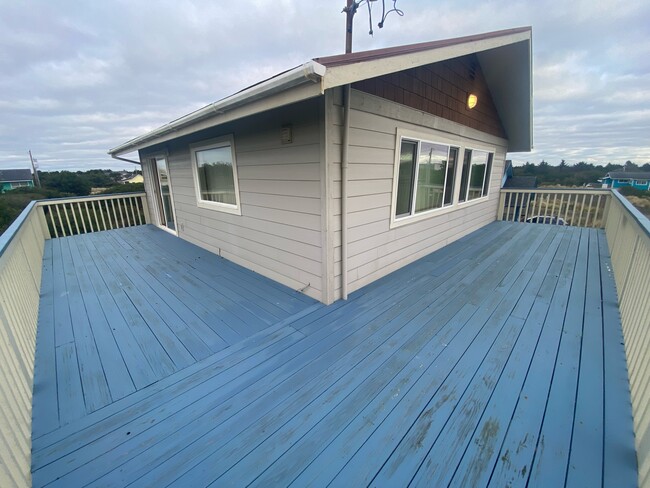 Building Photo - 934 Starfish Ct SW