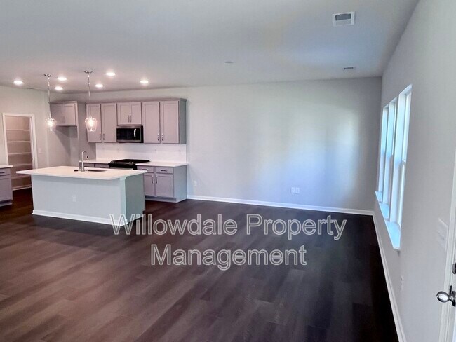 Building Photo - 5118 Cambrey Dr