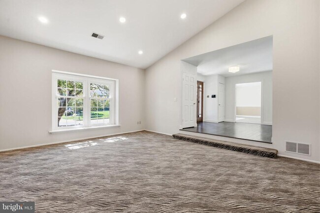 Building Photo - 1272 Knox Dr