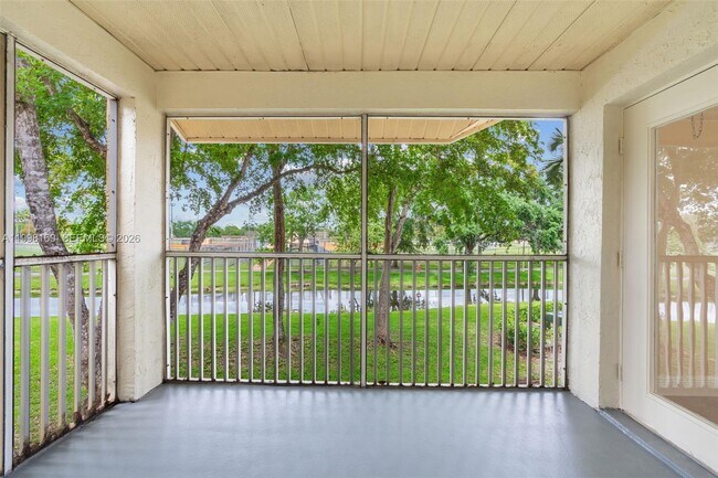 Building Photo - 1139 Coral Club Dr