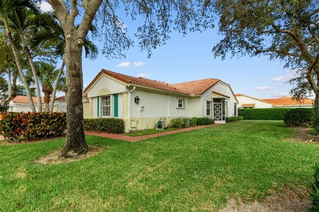 Building Photo - 6207 Floral Lakes Dr