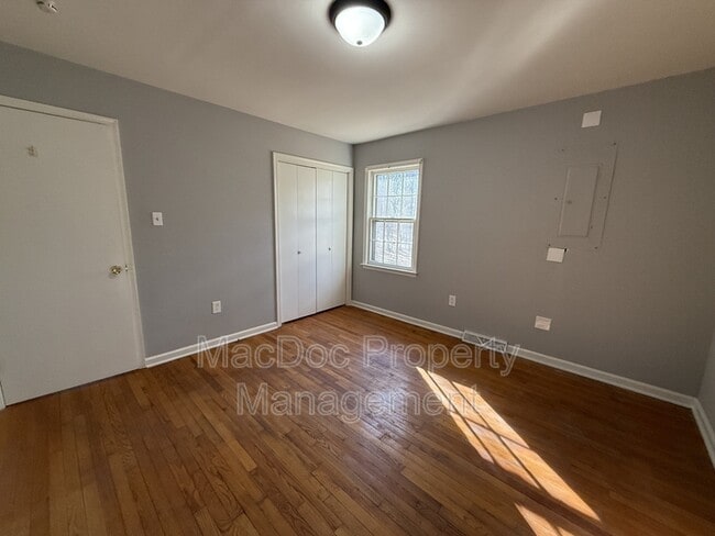 Building Photo - 727 Chalklevel Rd