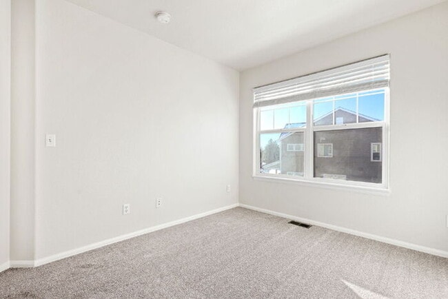 Building Photo - Updated Townhome with Pikes Peak Views | Free January Rent + $500 Off February