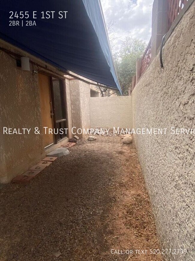 Building Photo - 2455 E 1st St