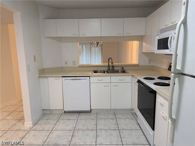 Building Photo - 7755 Jewel Ln