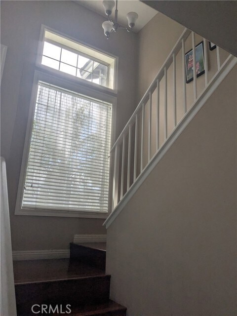 Building Photo - 820 N Justin Pl