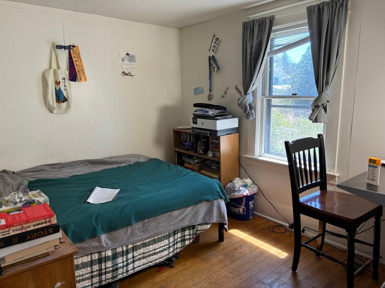 Primary Photo - 116 Hayward St