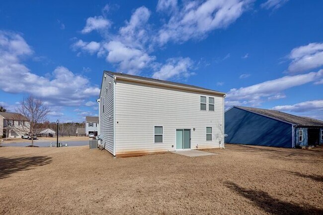 Building Photo - 4675 Trailwinds Run