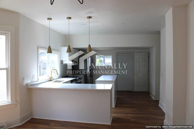 Building Photo - Newly Remodeled 3 Bedroom 2 Bathroom Home ...