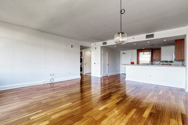 Building Photo - 8100 River Rd