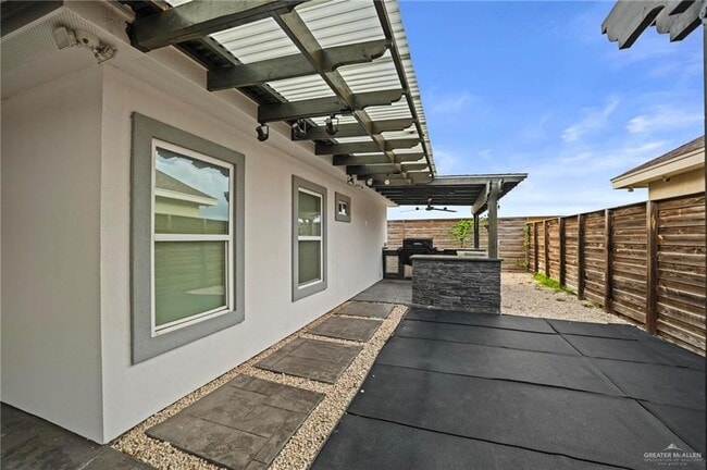 Building Photo - 5812 Pelican Ave