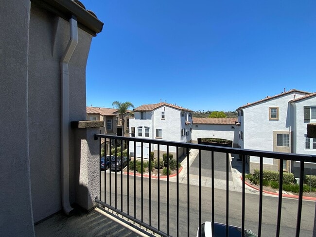 Building Photo - Beautiful Townhome in the Cascada Communit...